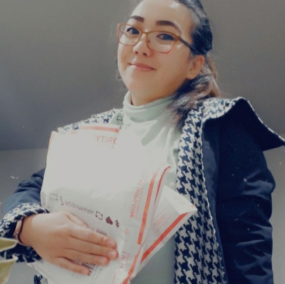 Sarah's Posh & Fab - Picture 8 of 10